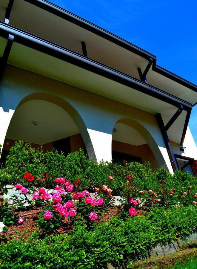Le Grigne Guesthouse - The Garden Oliveto Lario Luaran gambar